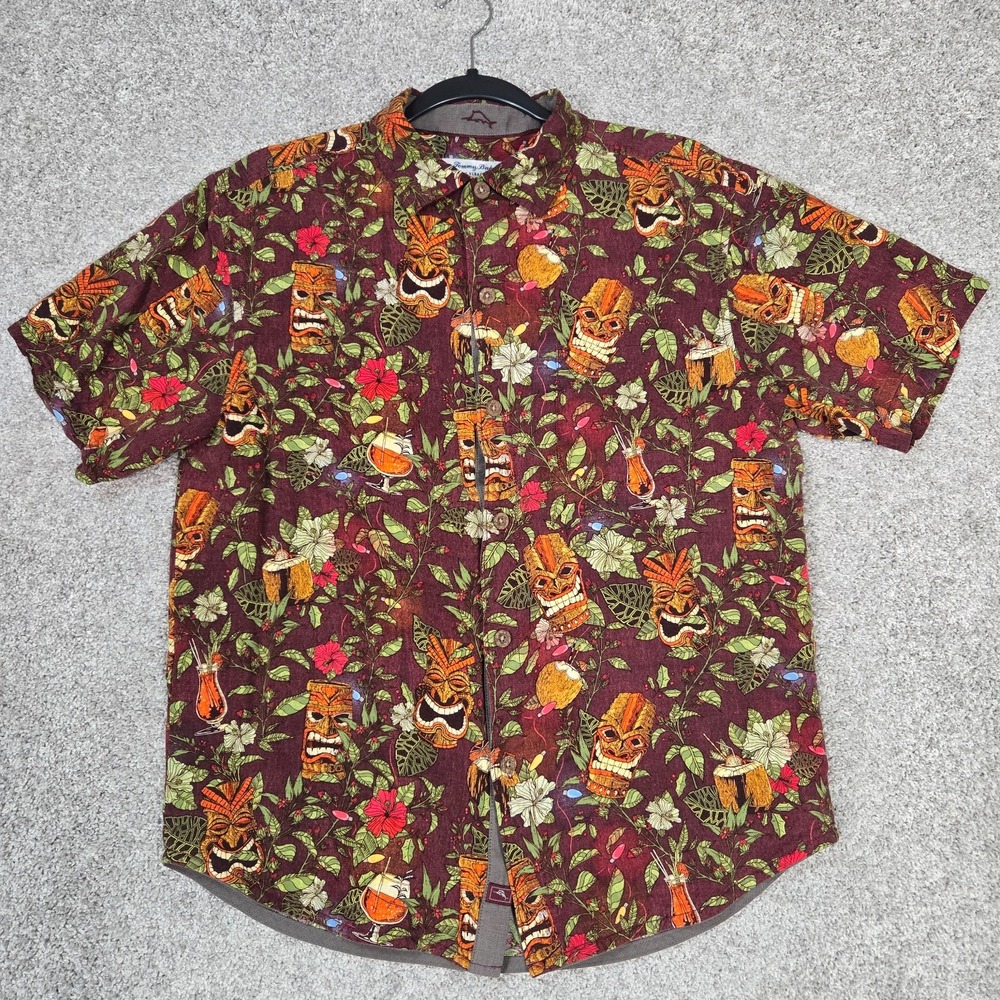 Tommy Bahama Shirt Men's Medium The Veracruz Cay Hawaiian Tiki bar AOP viscose